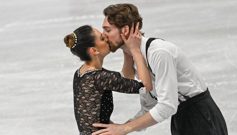 Europei di Pattinaggio, l'Italia che sa emozionare (nel silenzio) vince oro e argento. Chi sono Conti e Macii