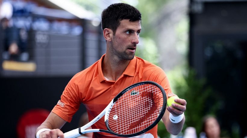 Tegola Novak Djokovic: arrivano altri guai per il no al vaccino