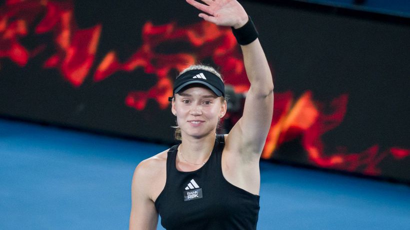 Australian Open, Rybakina elimina l'ex campionessa Azarenka e vola in finale