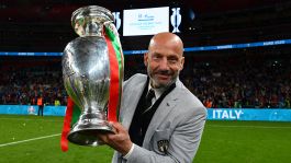 Un anno senza Gianluca Vialli: il mondo del calcio si unisce nel ricordo