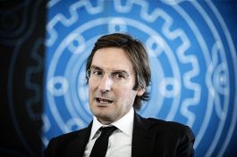 Louis Vuitton, alla guida del brand francese un ex calciatore scartato da Sacchi