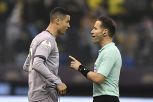 Ronaldo, crisi senza fine: inizia male l’avventura in Arabia, lo sfottò dei rivali