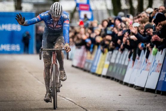 Ciclocross, Van der Poel si prende una pausa