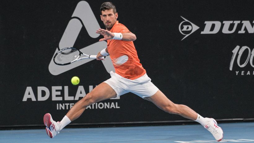 Tennis, ATP 250 Adelaide: Djokovic in finale, Medvedev ko