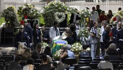 Pelé, i funerali: l'omaggio di Lula, il corteo e la sepoltura nel mausoleo