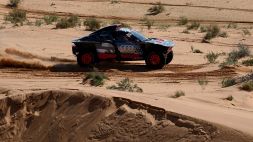 Dakar, disfatta Audi: Peterhansel costretto al ritiro, anche Sainz rischia