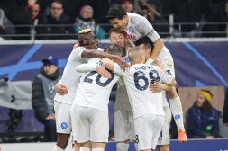 Eintracht-Napoli 0-2 pagelle: Francoforte è Osimhen-furt. Di Lorenzo pennella, Kvara reagisce e Lozano rinasce