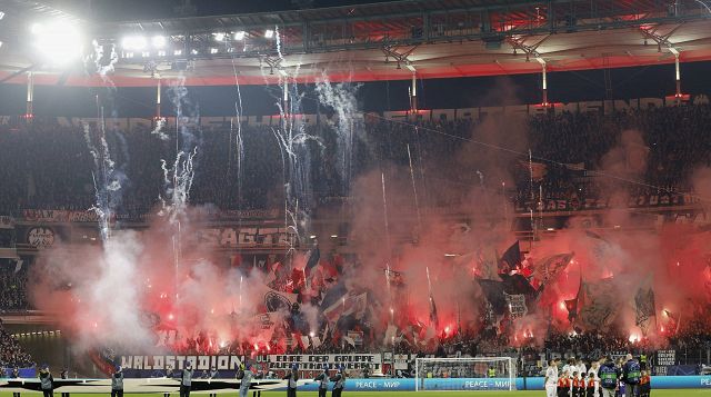 Napoli-Eintracht è un caso politico: attacchi al ministro per divieto trasferta, tweet furiosi tra i due club