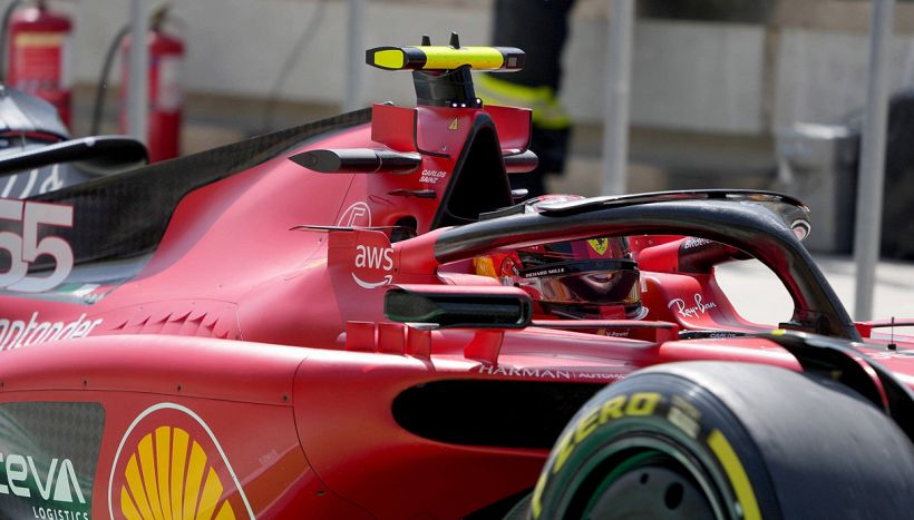 Ferrari al centro di un mistero nei test F1 in Bahrain: musetto ammaccato in rettilineo, la decisione del team
