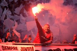Doppia tragedia prima di River Plate-Argentinos Juniors: muore un tifoso, grave un altro dopo una caduta nel vuoto
