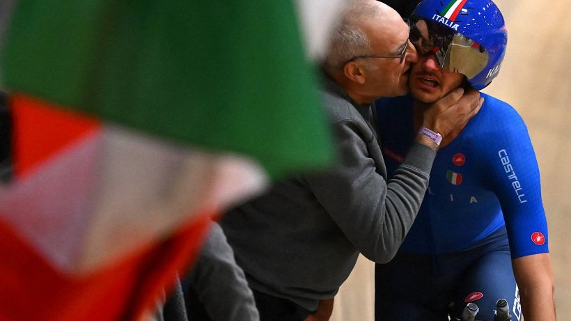Ciclismo, Ganna e Consonni tingono d'oro l'Europeo dell'Italia