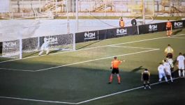 Serie C: portiere espulso, centrocampista para rigore e fa vincere il Monterosi