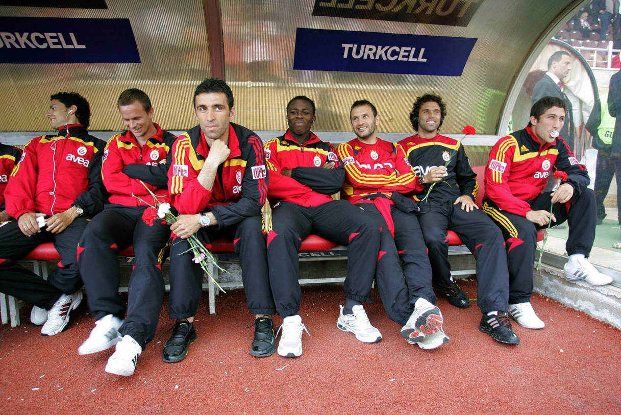 Panchina Galatasaray con Hakan Sükür