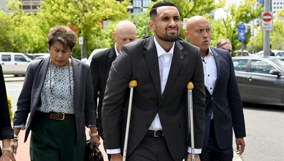 Kyrgios ammette l'aggressione all'ex fidanzata, la sentenza fa discutere: "Atto stupido"