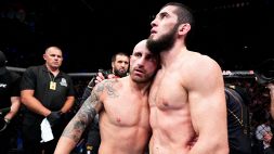 Mma, Makhachev resta campione e batte ai putti Volkanovski