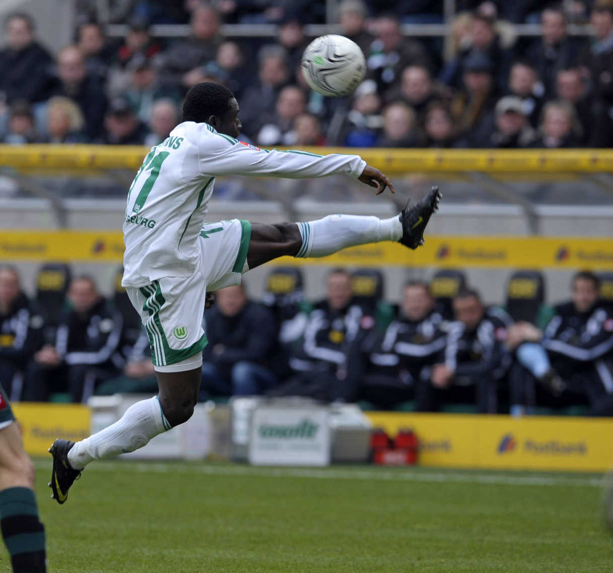 Obafemi Martins durante Borussia Mönchengladbach