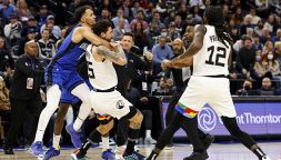 NBA, follia a Minneapolis: calci e pugni durante Minnesota-Orlando