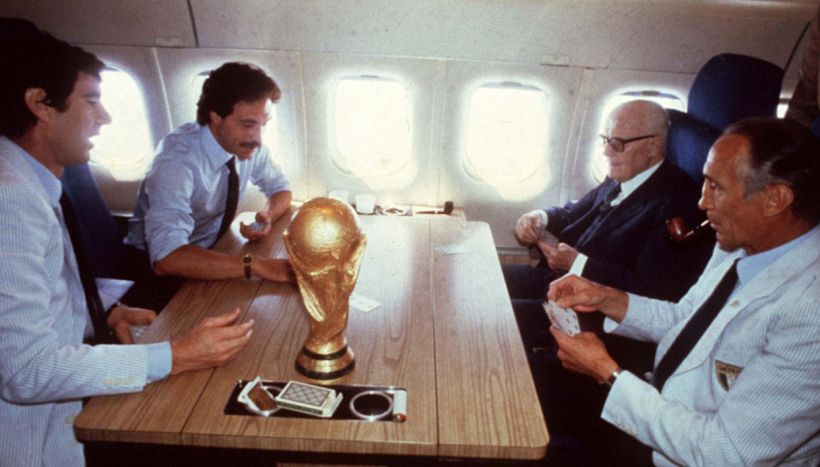 Sfregio ai campioni del Mondiale 1982: rubati da una mostra i guanti di Dino Zoff