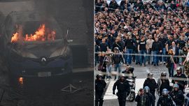 Napoli-Eintracht Francoforte, guerriglia: assalto ai bus, ultrà Atalanta. Auto polizia in fiamme, spunta una pistola