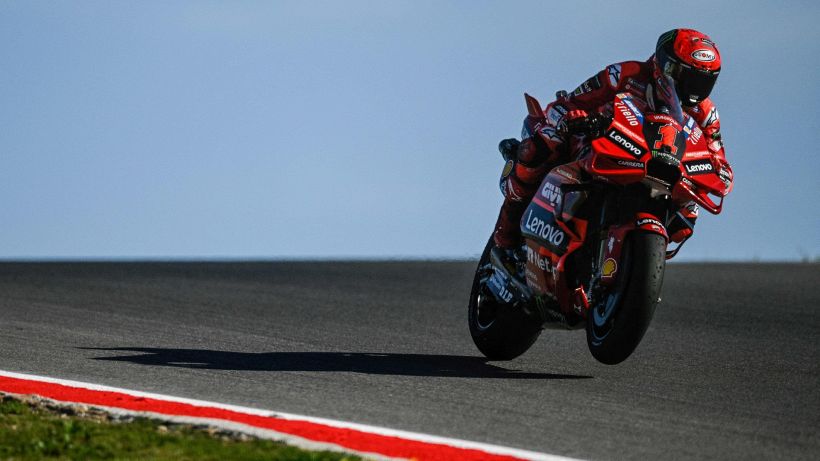 MotoGP, Portimao: gioia Ducati con Bagnaia. Follia Marquez, piovono fischi