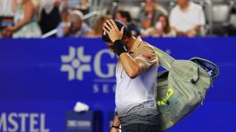 Berrettini, altro momento no: rompe la racchetta e si ritira con Rune