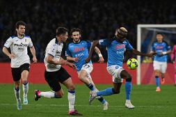 Napoli-Atalanta, i tifosi sul web si preoccupano ma Kvara manda tutti in estasi scudetto