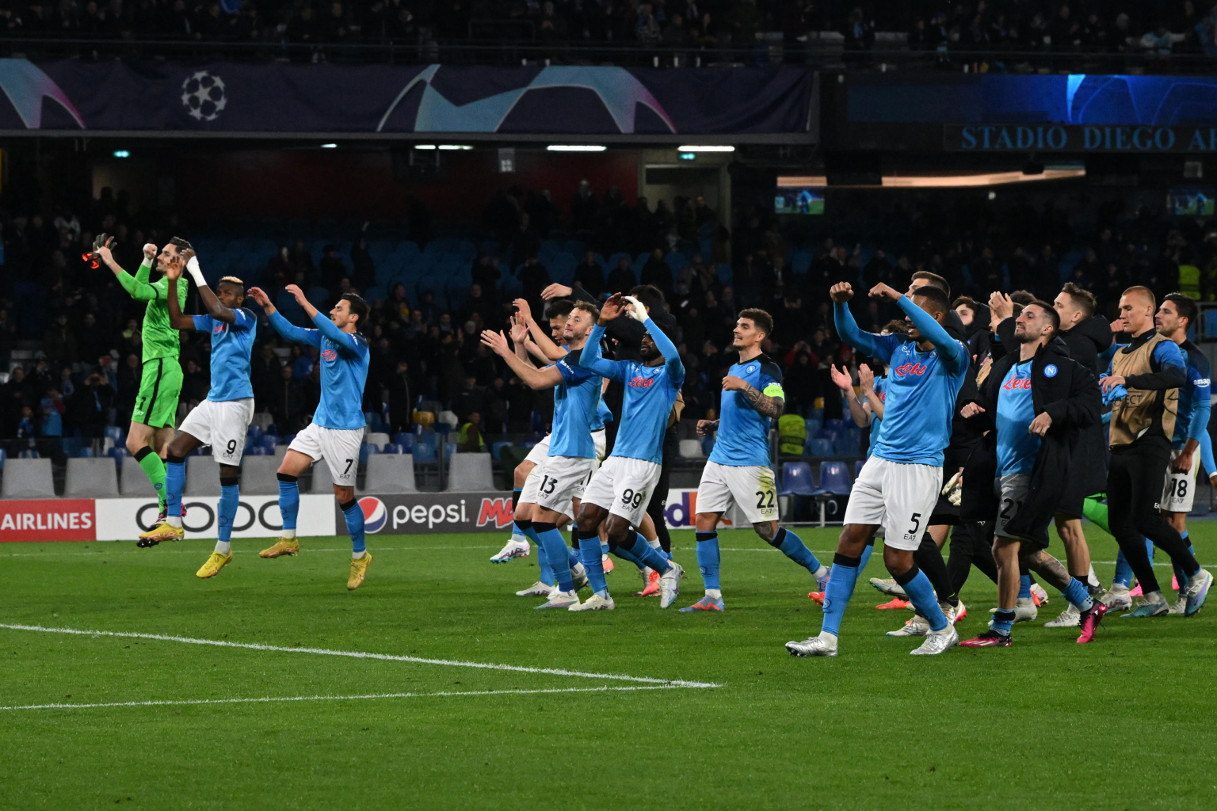 Champions: Napoli Ai Quarti, Dai Tifosi Azzurri Dedica Polemica Agli ...