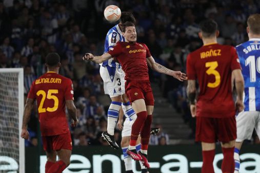 Real Sociedad-Roma, la moviola: Kovacs fatica e non assegna un rigore a Dybala