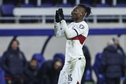 Milan, Leao entra, sbaglia un rigore e segna col Portogallo ma ora si decide il suo futuro