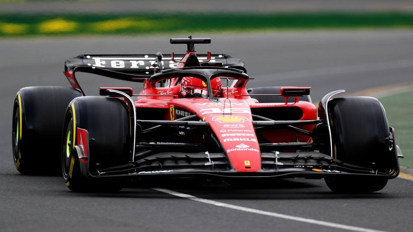 F1, Melbourne: Verstappen un treno nelle libere, Ferrari in difficoltà