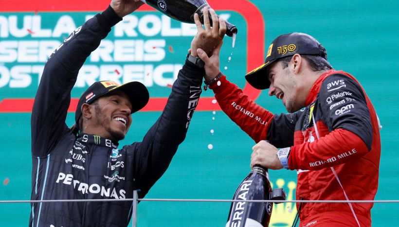 F1, Leclerc si espone sullo scambio con Hamilton sull'asse Ferrari-Mercedes: il suo un atto d'accusa