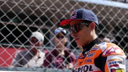 MotoGP, dopo il dito medio altro attacco: Marc Marquez punge la Honda