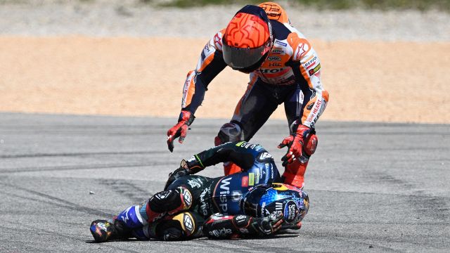 MotoGP, nuove accuse a Marquez sull'incidente: presidente FIM furioso