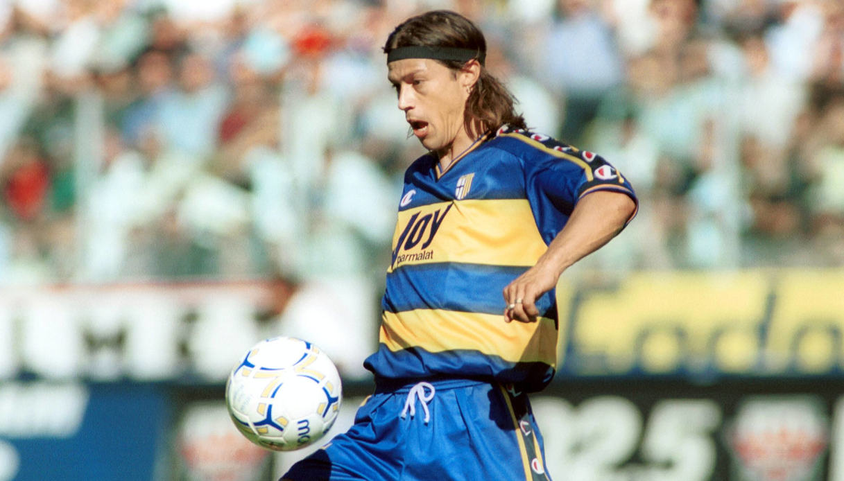 Matias Almeyda con la maglia del Parma