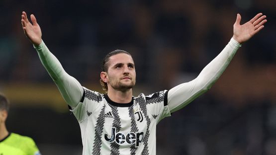 Juventus-Rabiot, prove di rinnovo: il club ci prova, i tifosi insorgono