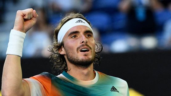 Tsitsipas: "Guaio alla spalla, non andrò lontano"