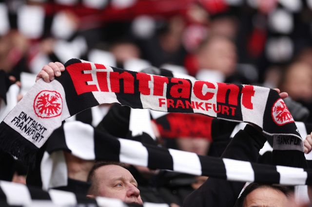 Tensione a Napoli: 400 tifosi dell'Eintracht in città senza biglietto
