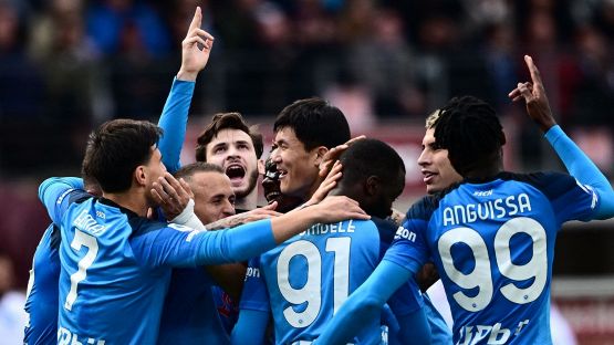 Il sindaco di Napoli: “Sì alla festa scudetto, no all'oltraggio dei monumenti”