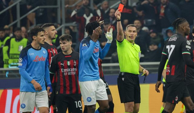 Milan-Napoli, la moviola: Kovacs quanti guai, l'elenco degli errori