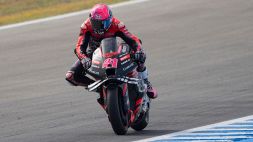 MotoGP, Gp Spagna: Aleix Espargaró in pole, Bagnaia limita i danni. Incubo Bezzecchi