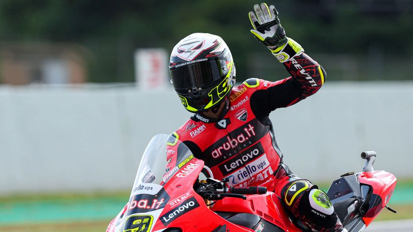 Superbike, Gara 2 Assen: Bautista regala la 400esima vittoria alla Ducati