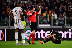 Juventus-Sporting Lisbona, la moviola: il mancato rosso a Inacio e il giallo a Vlahovic