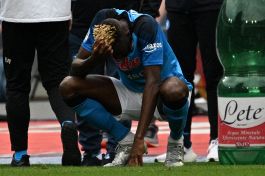 Napoli, delusione in campo ma i tifosi azzurri fanno già festa. La fotogallery