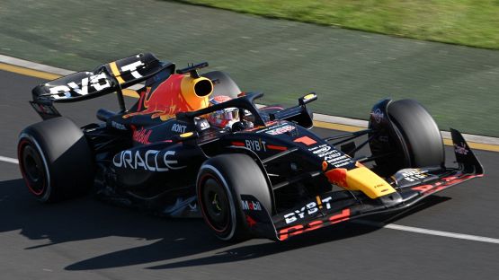 F1, Gp Miami: Verstappen straripante, rimonta e batte Perez. Podio Alonso, delusione Ferrari. Rivivi la gara