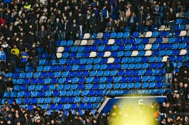 Napoli contro Napoli, la guerra del tifo avvelena la cavalcata scudetto degli azzurri