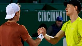 Tennis, Montecarlo: addio finale, Rune rimonta Sinner tra i fischi