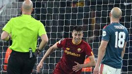 Roma-Feyenoord, la moviola: Focus su gol annullato e rigore negato