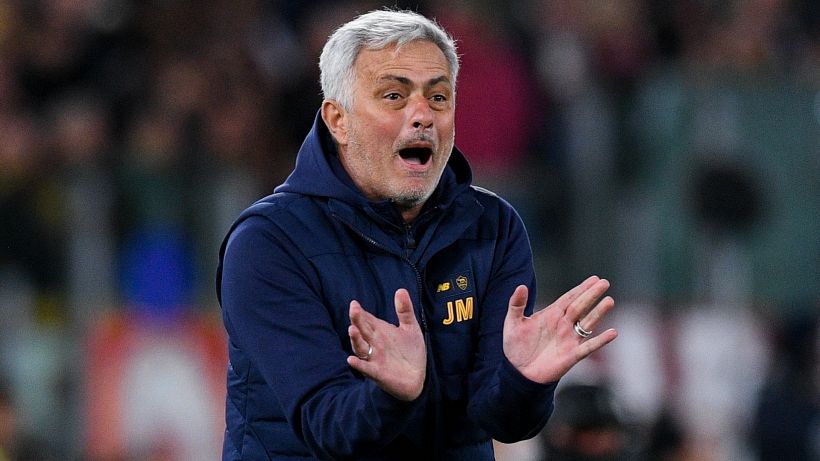 Roma: l’ennesimo sfogo di Mourinho scatena la bufera sul web 