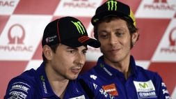 MotoGp: Valentino Rossi e Jorge Lorenzo firmano la pace con uno scatto