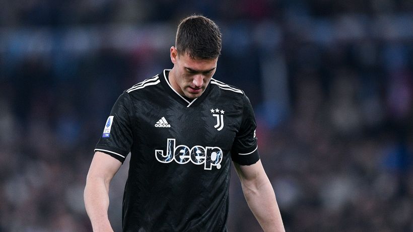 Juventus, Vlahovic fa arrabbiare i tifosi anche senza giocare: ecco cosa è successo